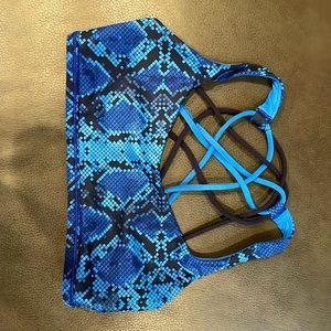 Lululemon Free to Be Wild bra size 4